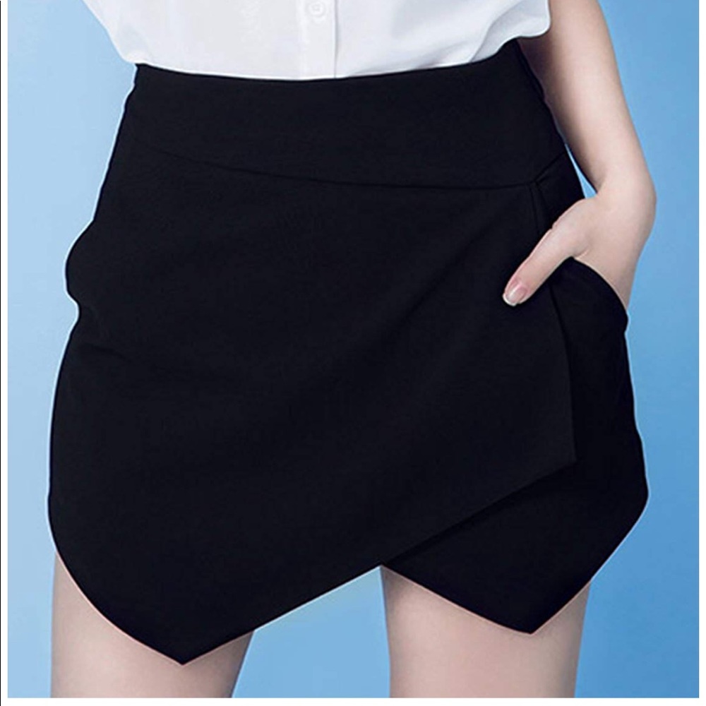 Asymetric Hem Tulip Plain Mid Waist Skort